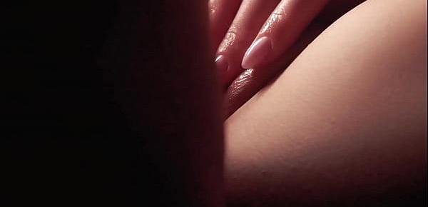  Shaking a dick on her pussy like a vibrator, close-up pussyfucking